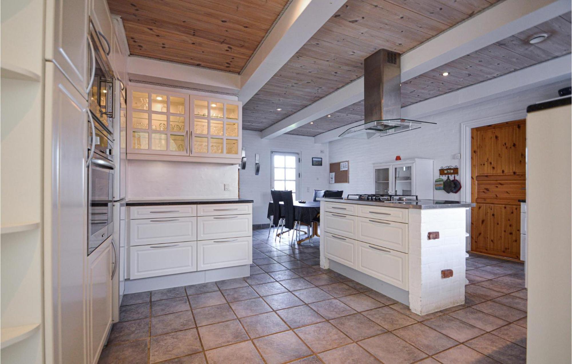 Awesome Home In Bredebro With Kitchen Ballum Bagian luar foto