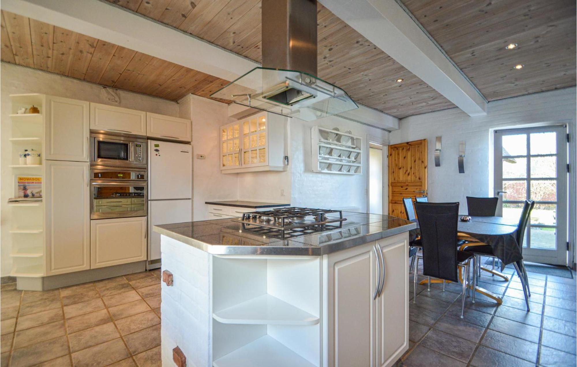 Awesome Home In Bredebro With Kitchen Ballum Bagian luar foto